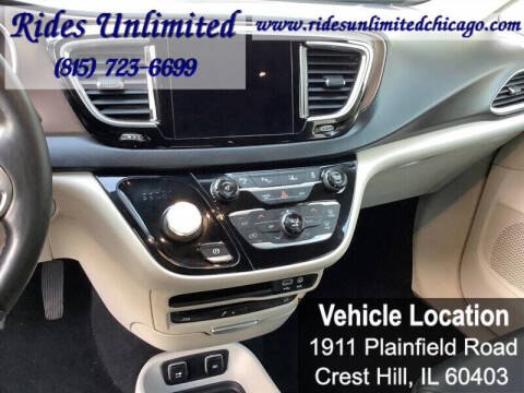 2017 Chrysler Pacifica Touring-L Plus