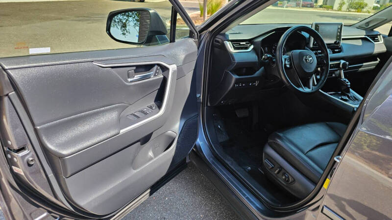 2021 Toyota RAV4 Hybrid XLE Premium