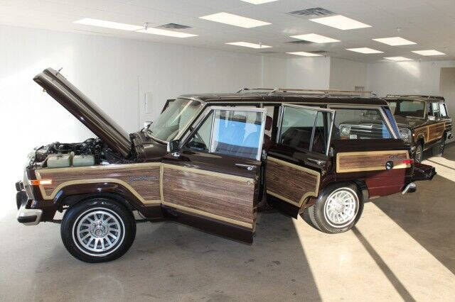 1989 Jeep Grand Wagoneer