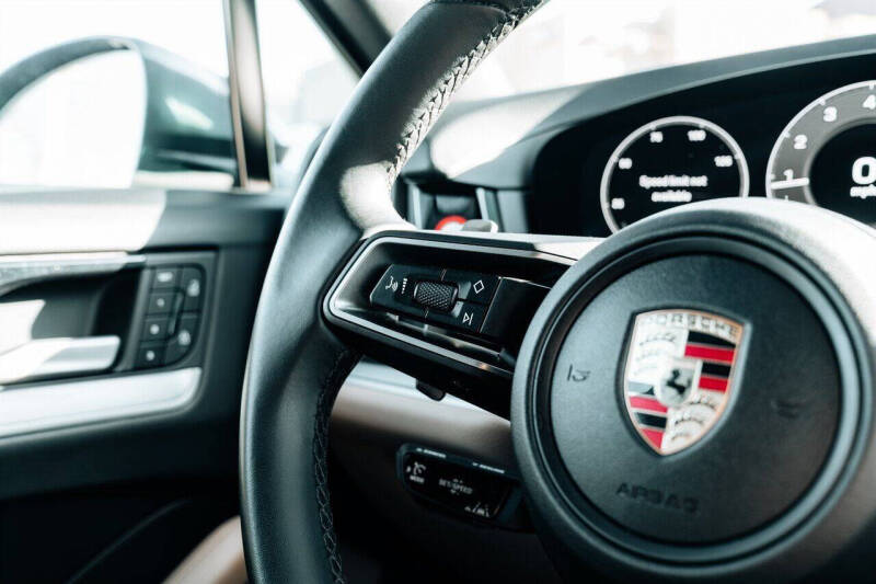 2024 Porsche Cayenne Coupe