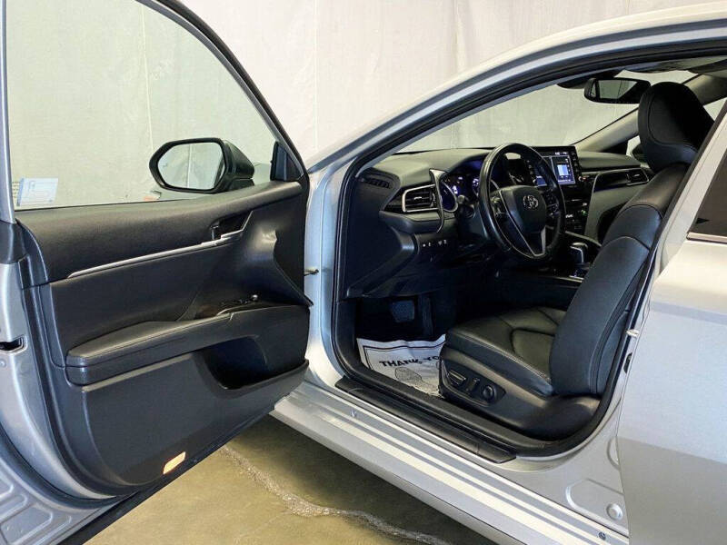 2022 Toyota Camry Hybrid XLE