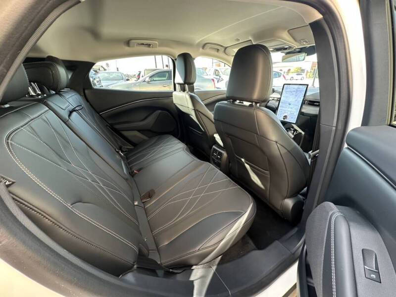 2024 Ford Mustang Mach-E Select