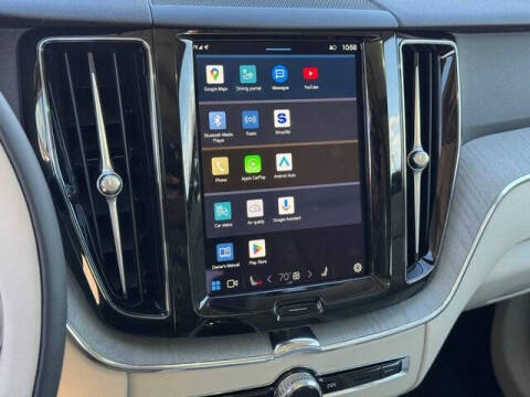 2025 Volvo XC60 T8 Plus Dark Theme