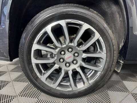 2022 GMC Acadia Denali