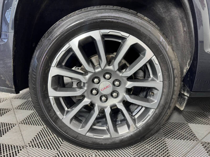 2022 GMC Acadia Denali