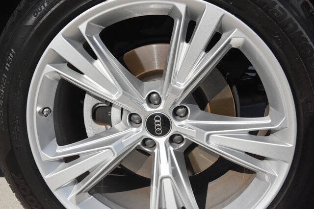 2023 Audi Q8 quattro Premium Plus 55 TFSI