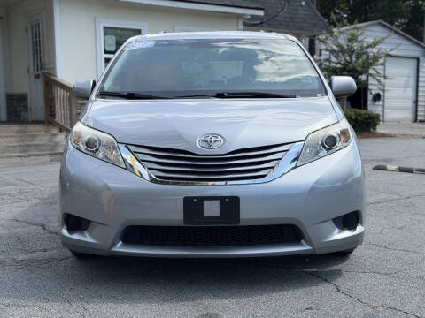 2015 Toyota Sienna LE 8-Passenger