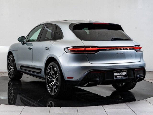2025 Porsche Macan