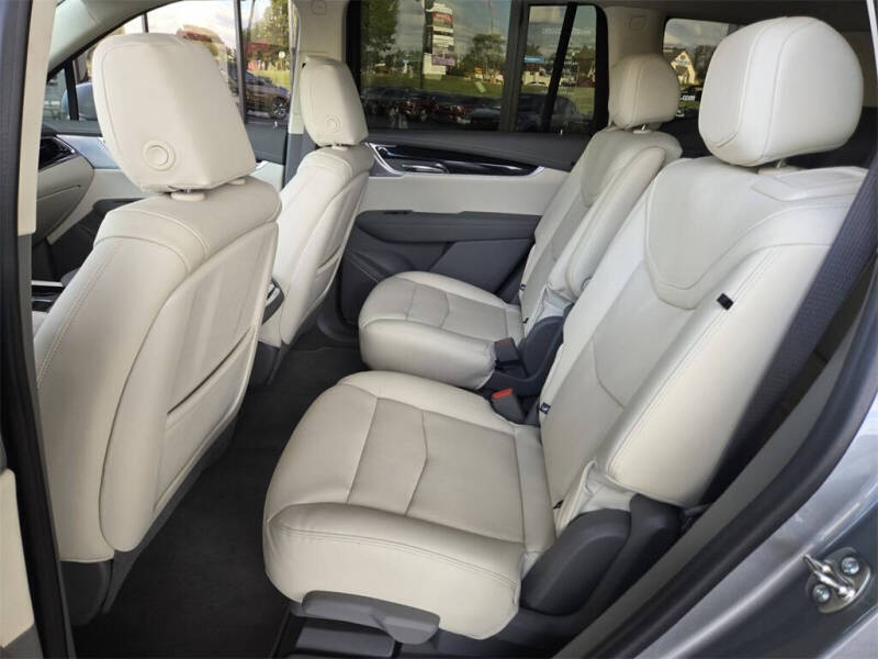 2025 Cadillac XT6 Premium Luxury