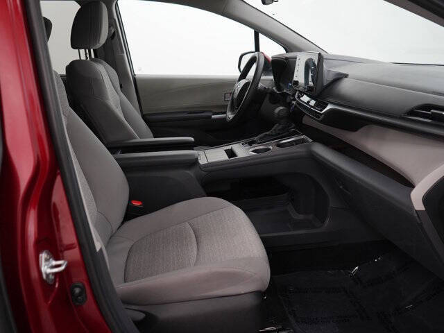 2024 Toyota Sienna LE 8-Passenger