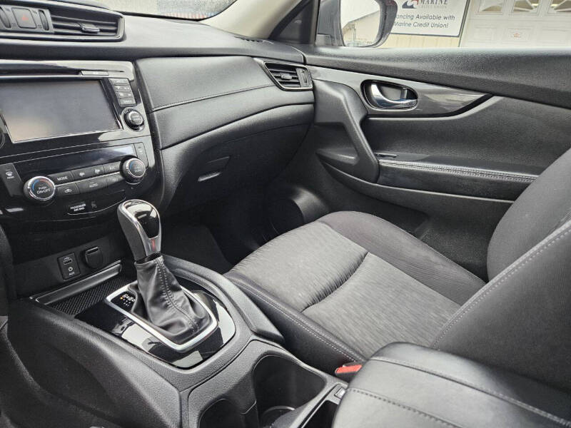 2017 Nissan Rogue SV