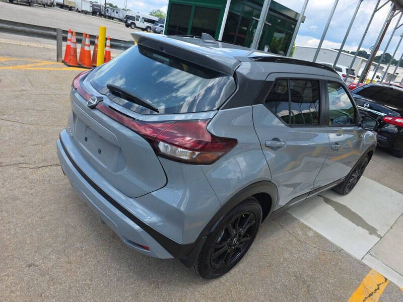 2024 Nissan Kicks SR