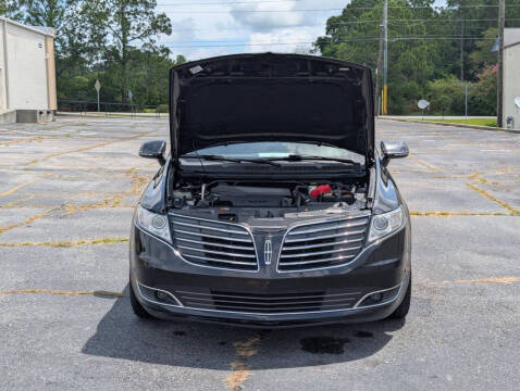 2019 Lincoln MKT Reserve