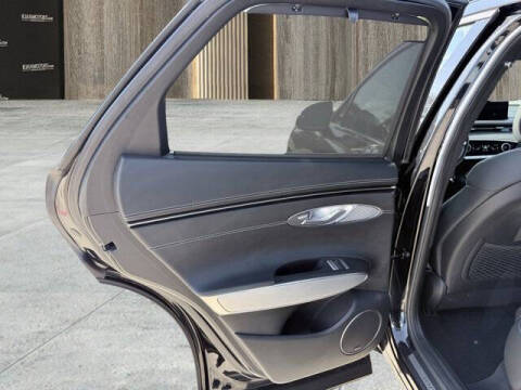 2022 Genesis GV70 2.5T Standard