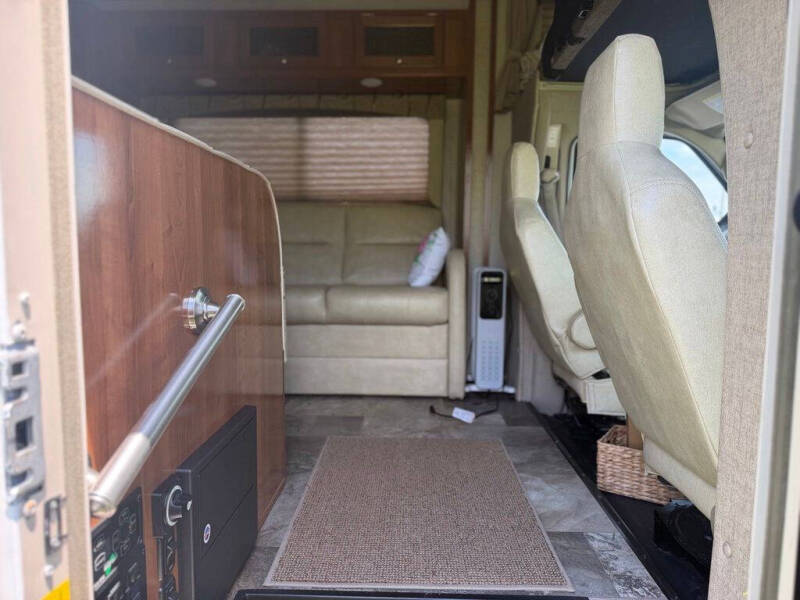 2017 Ford E-Series E-450 SD