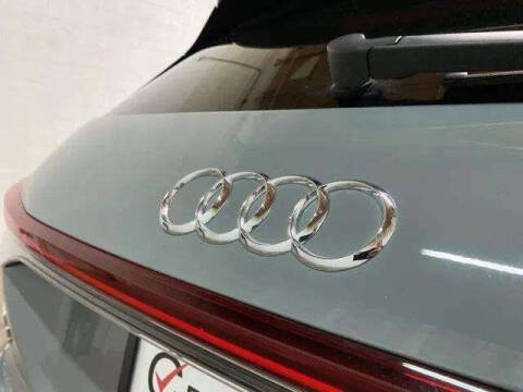 2024 Audi Q4 e-tron quattro Premium 55