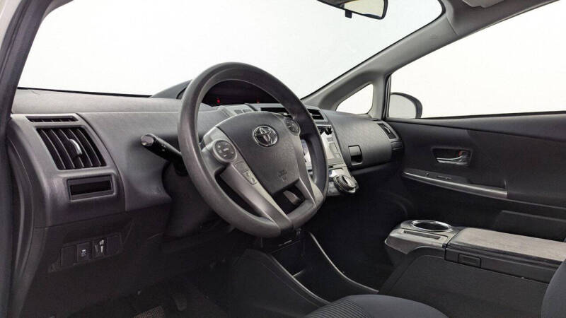 2015 Toyota Prius v Four