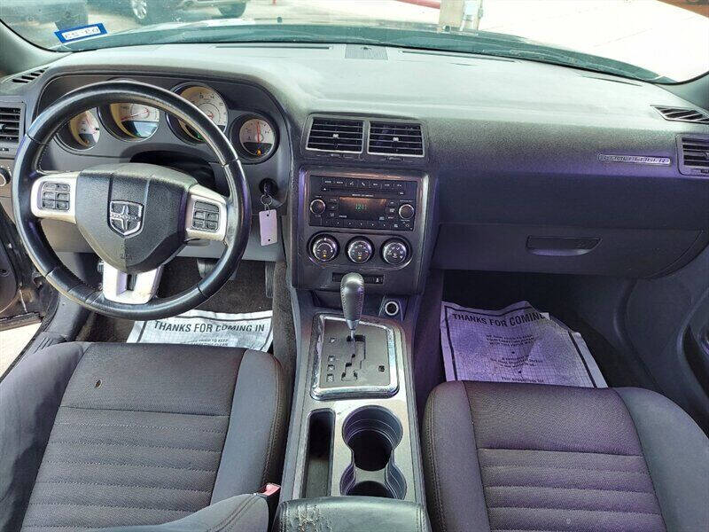2012 Dodge Challenger SXT