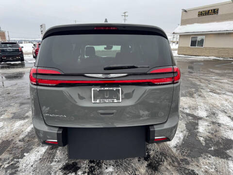 2022 Chrysler Pacifica Touring L