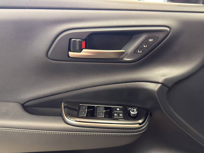 2025 Toyota Crown Signia Limited