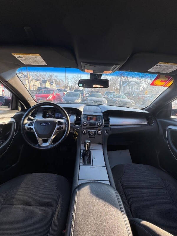 2013 Ford Taurus SEL