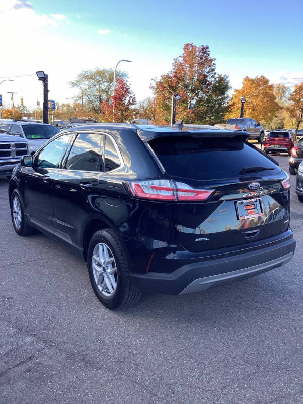 2021 Ford Edge SEL photo 9