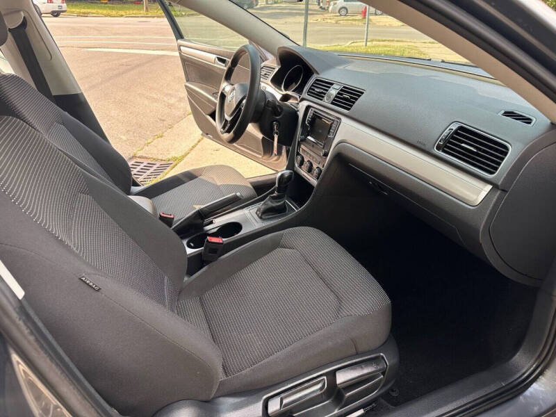 2016 Volkswagen Passat 1.8T S