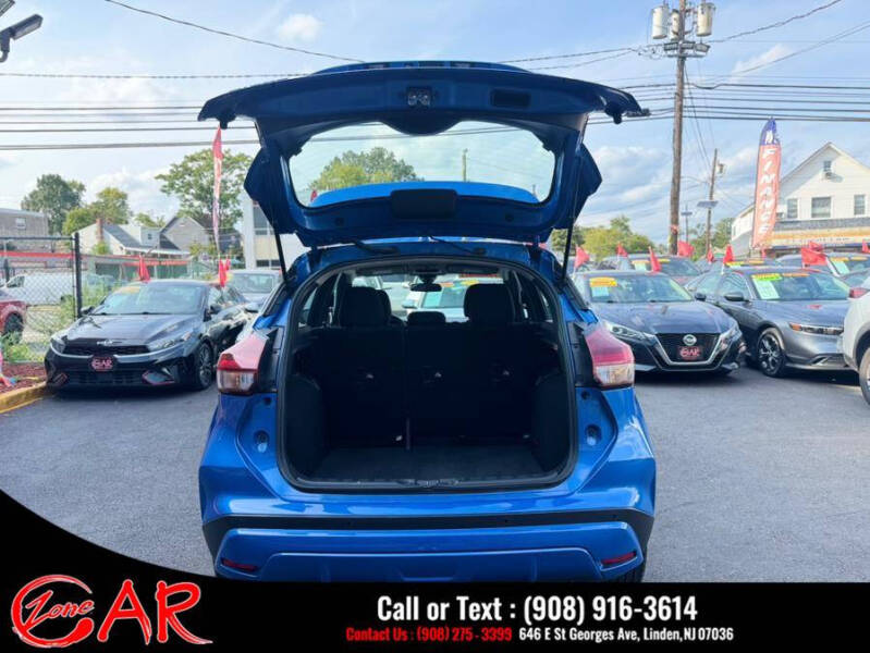 2024 Nissan Kicks SR
