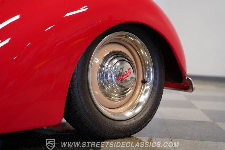 1937 Ford Tudor