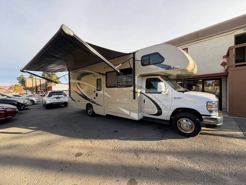 2017 Ford E-Series E-450 SD