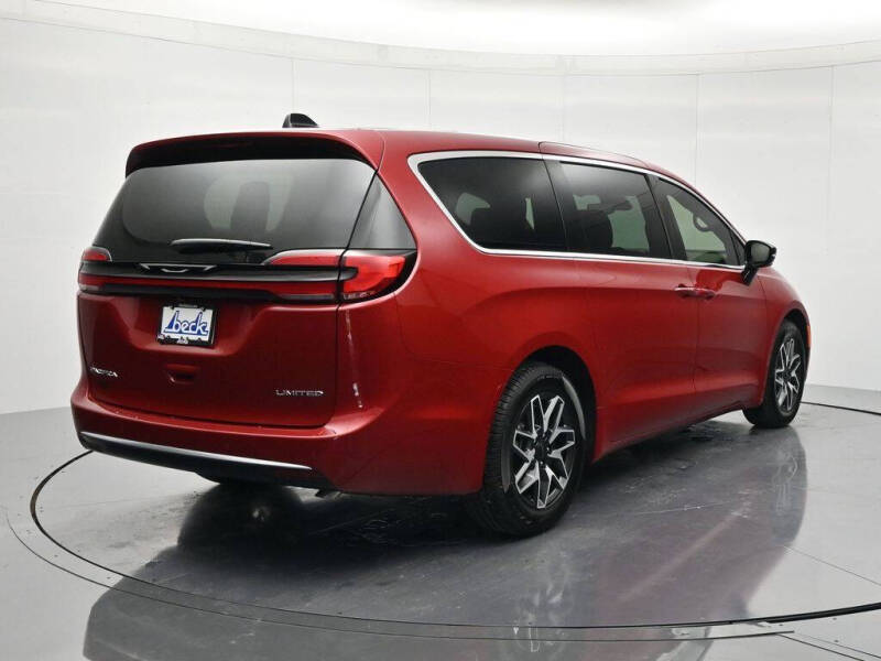 2027 Chrysler Pacifica Limited