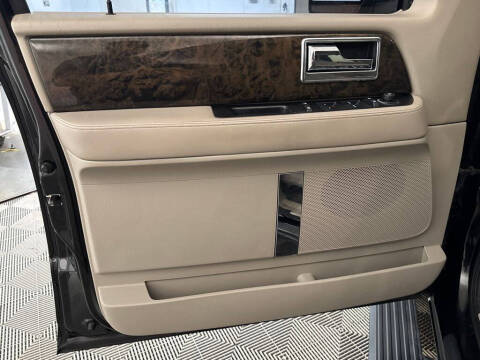2016 Lincoln Navigator Select