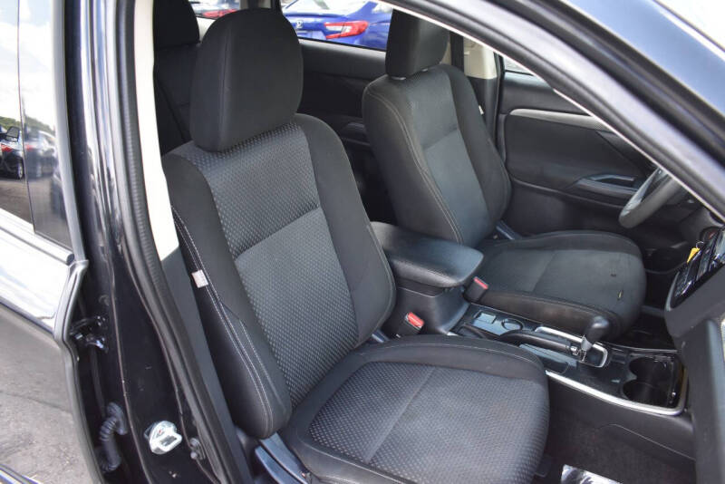 2018 Mitsubishi Outlander ES