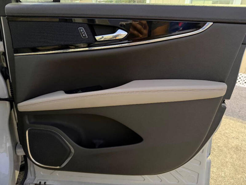 2022 Lincoln Nautilus Standard