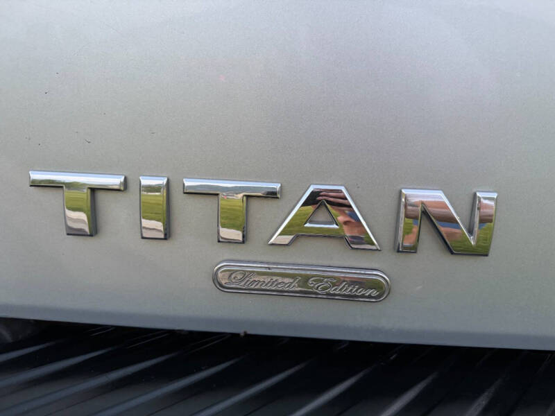 2011 Nissan Titan SV