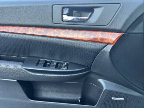 2011 Subaru Outback 2.5i Limited