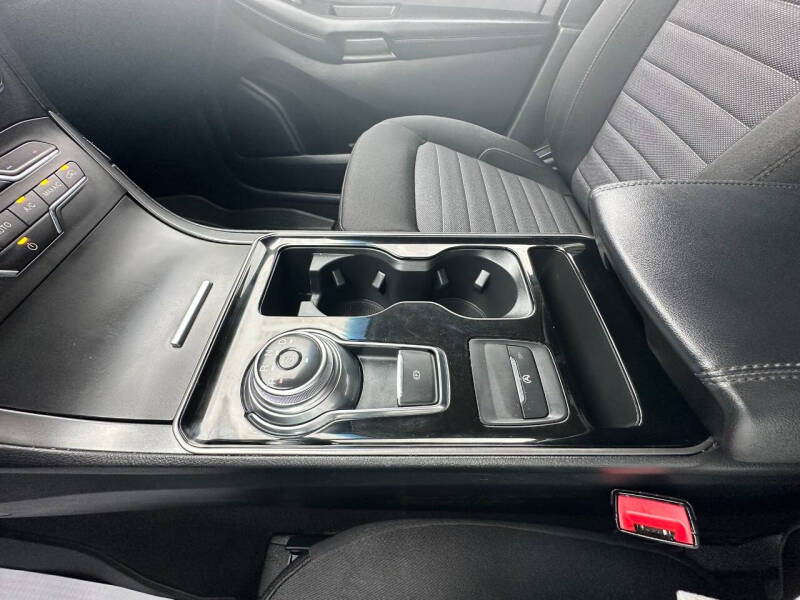 2020 Ford Edge SE