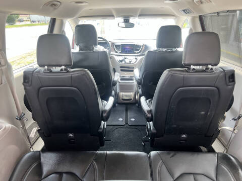 2017 Chrysler Pacifica Touring-L