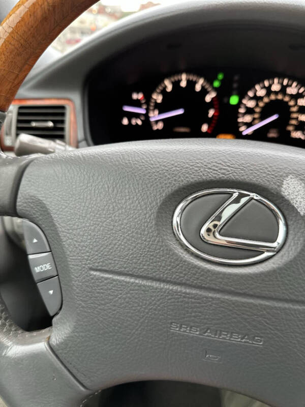 2004 Lexus LS 430