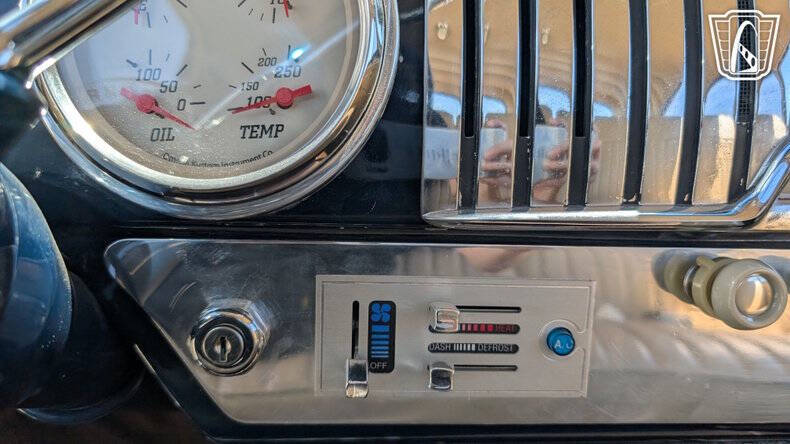 1952 Chevrolet Deluxe