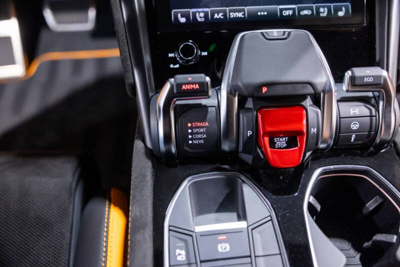 2024 Lamborghini Urus S