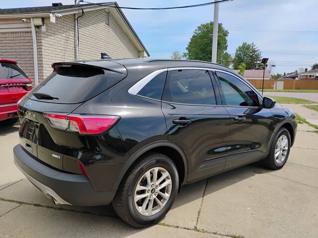 2020 Ford Escape SE