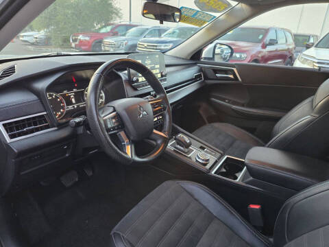 2024 Mitsubishi Outlander SE