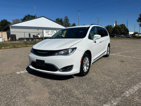 2018 Chrysler Pacifica for sale at ONG Auto in Farmington MN