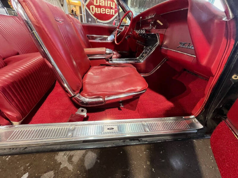 1965 Ford Thunderbird