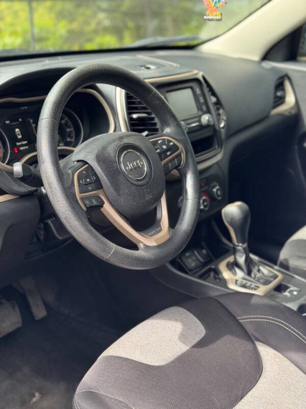 2015 Jeep Cherokee Sport