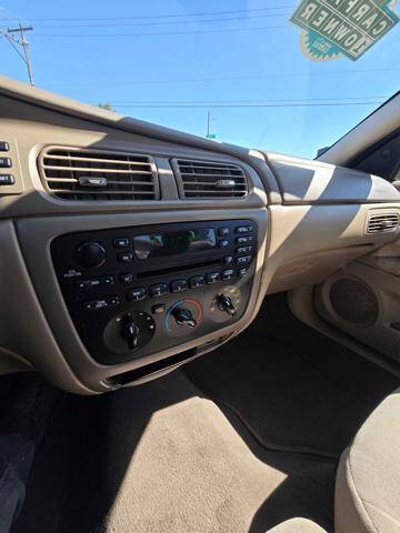 2004 Ford Taurus SE