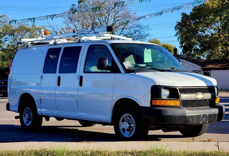 2015 Chevrolet Express Cargo Work Van's photo