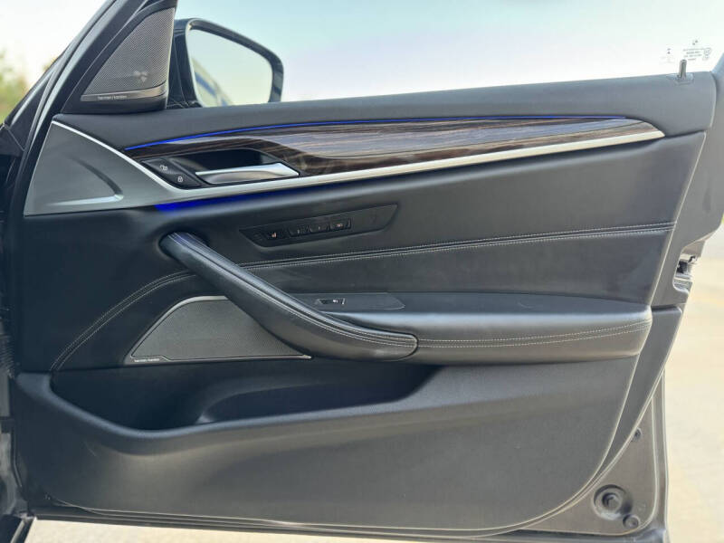 2017 BMW 5 Series 540i