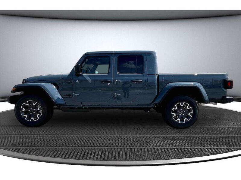 2026 Jeep Gladiator Sahara